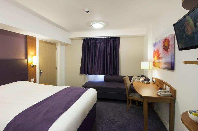 Premier Inn Premier Inn 백숏 외부 사진
